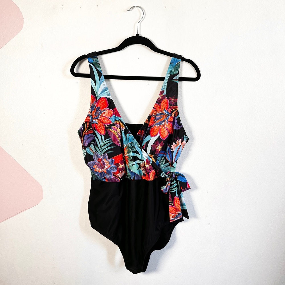 Sonnet Shores Women's Black Floral One Piece Swimsuit Size 16‎